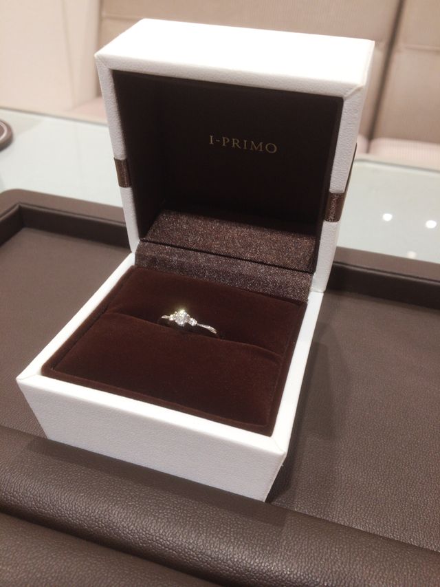 V字のシルエットに一目惚れでした