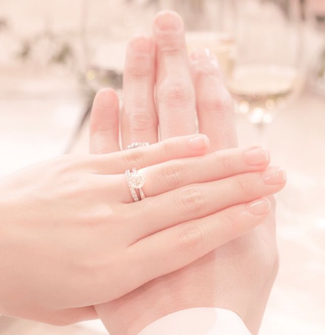 結婚式の時に憧れていた婚約指輪と結婚指輪のセットリング使用