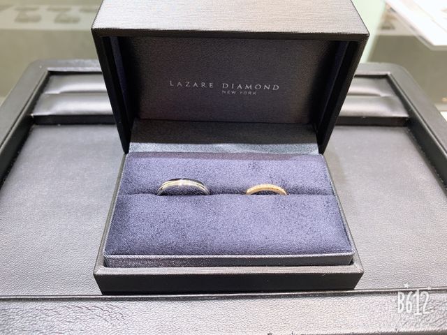 自身の手の色に馴染むゴールドを選択。