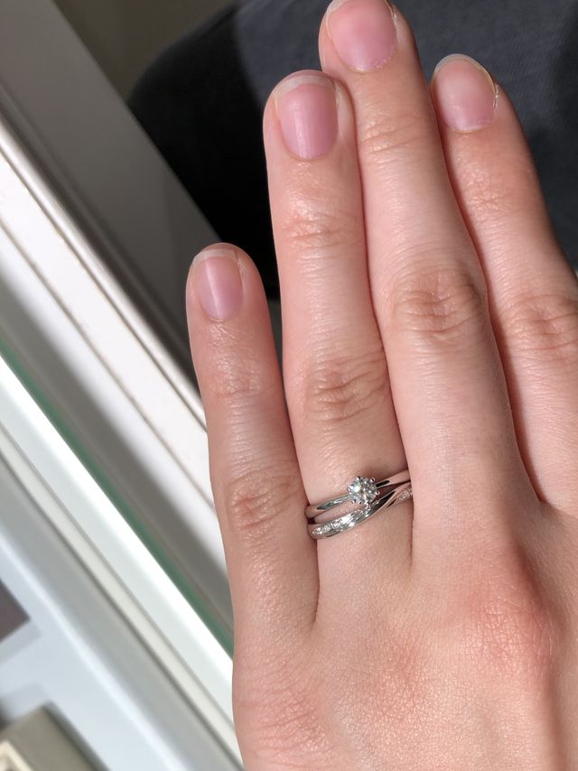 婚約指輪と結婚指輪のセットです。