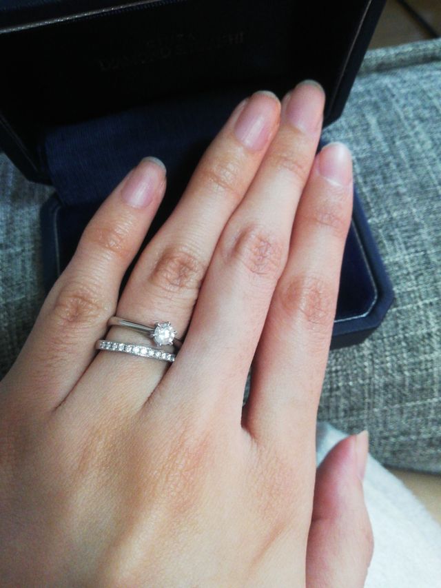 汚い手ですみません。いつも重ね付けしています。