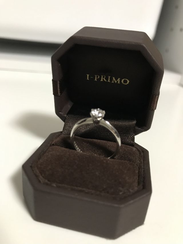 アイプリモの婚約指輪です、ひとつは欲しかったこのデザインに！