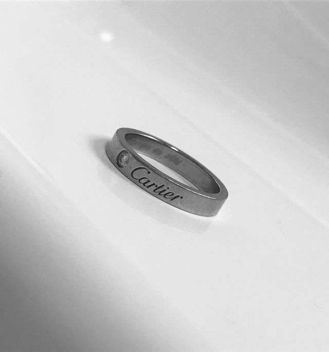 Cartierのストレートリング、ダイヤ入り