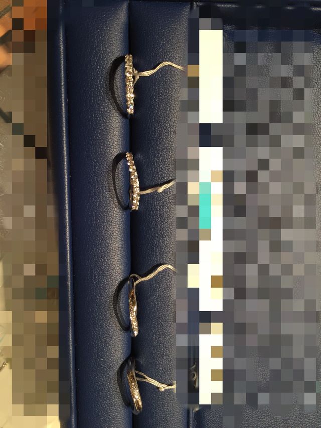 色々なタイプが有ります。値段が付いているので消しています。