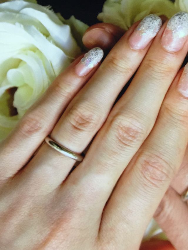 カルティエの結婚指輪です。シンプルなところがお気に入りです。