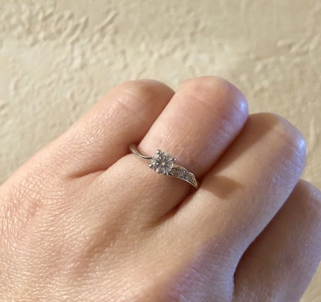 指に馴染むので普段使いしても良いデザインです。