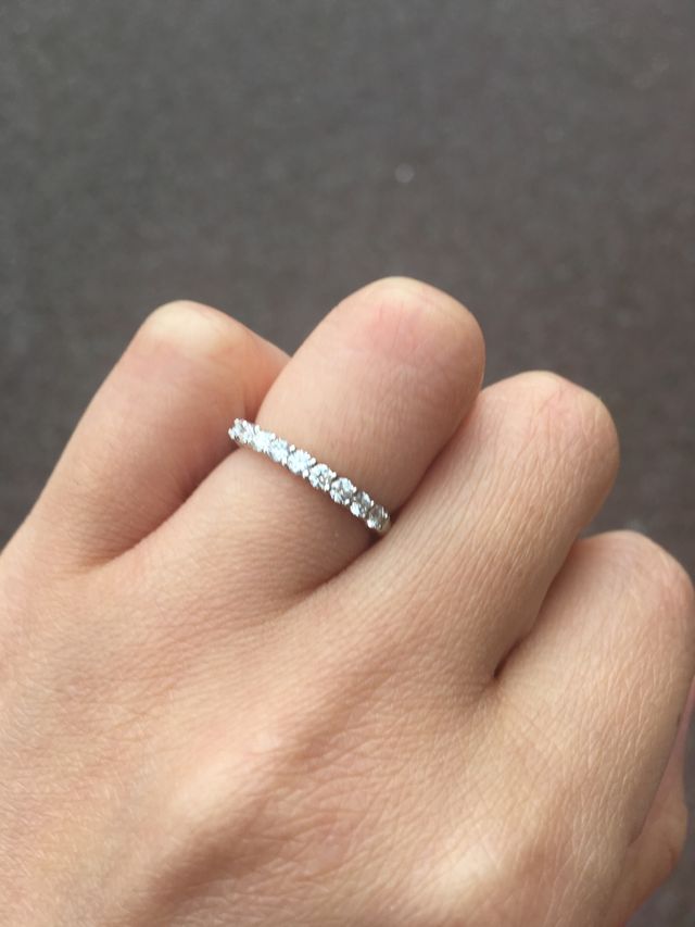 ティファニーのハーフエタニティリングです