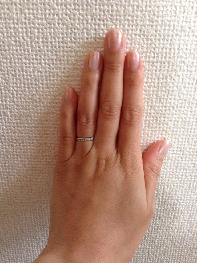 7つのダイヤがセットの輝きが綺麗です。