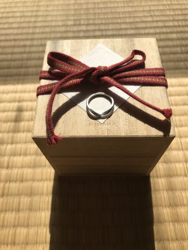 こちらの桐箱に入って大切に届けられます