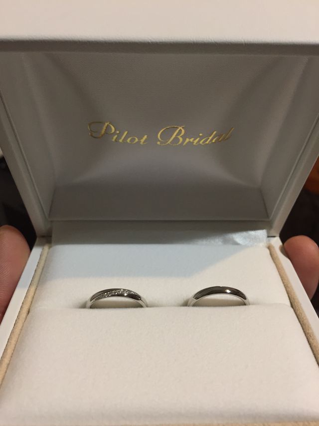 購入時に付属していたボックスに入れています。