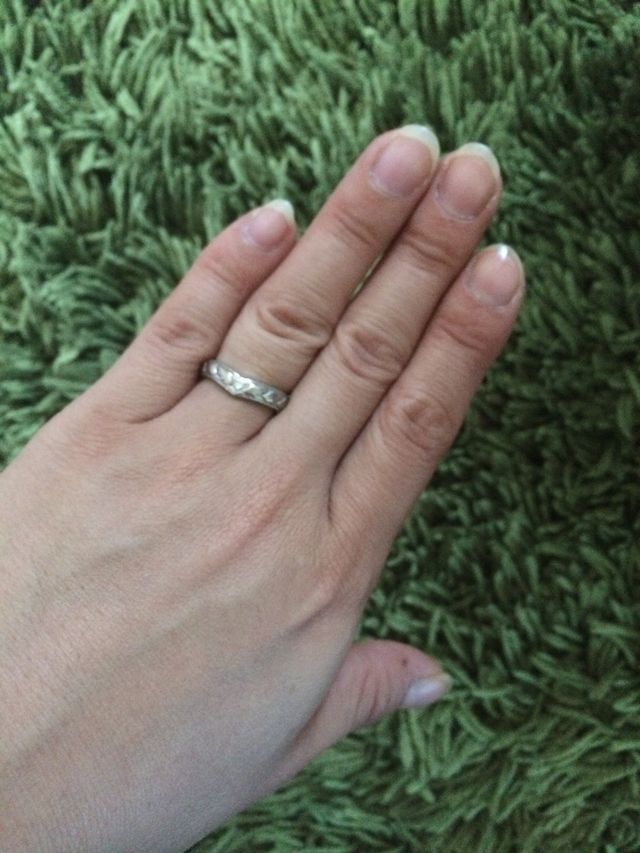 指につけると模様が目立たず、大人っぽい