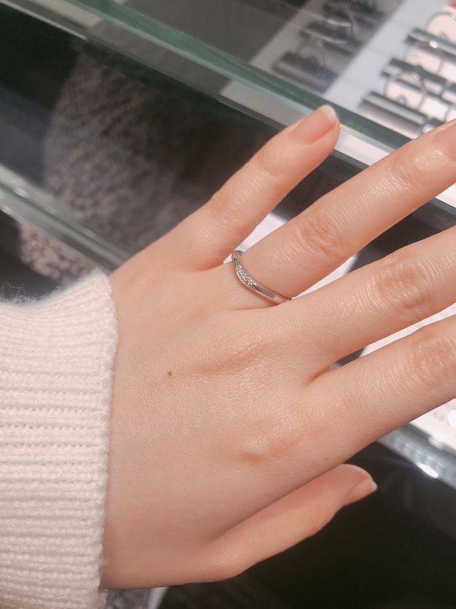 試着サイズは6号。自分のサイズは2号。