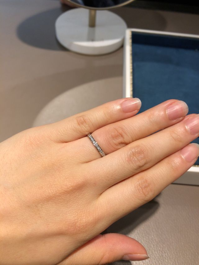 ハーフエタニティのレールどめです