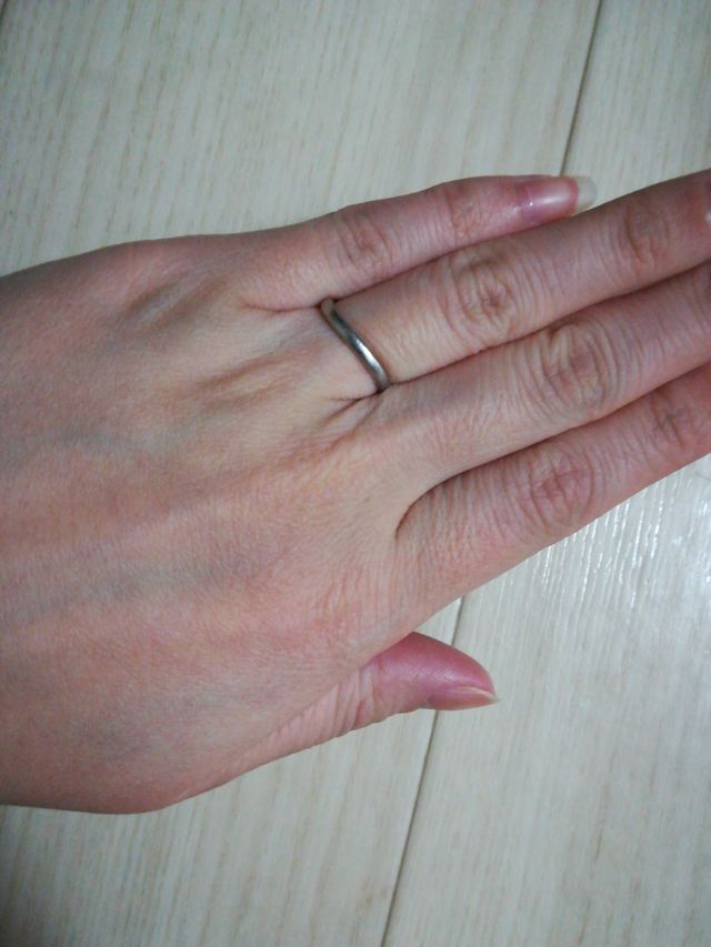 どういったタイプの指輪にしたかを見せるために撮影した写真です