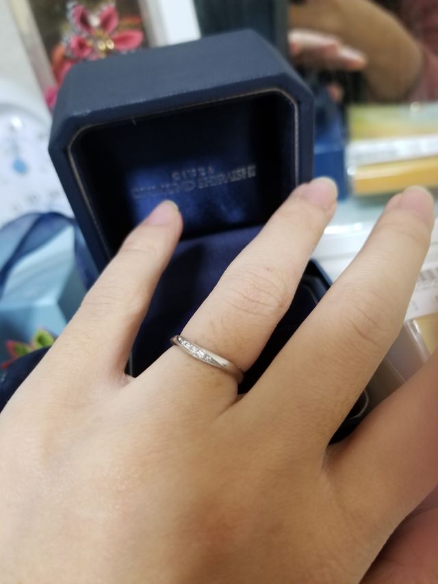 ウエーブがとてもかわいく、ダイアモンドがつまってます！