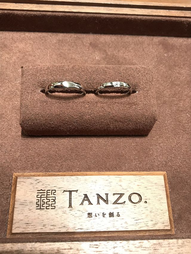 結婚指輪の作り途中を見せていただくことができました。