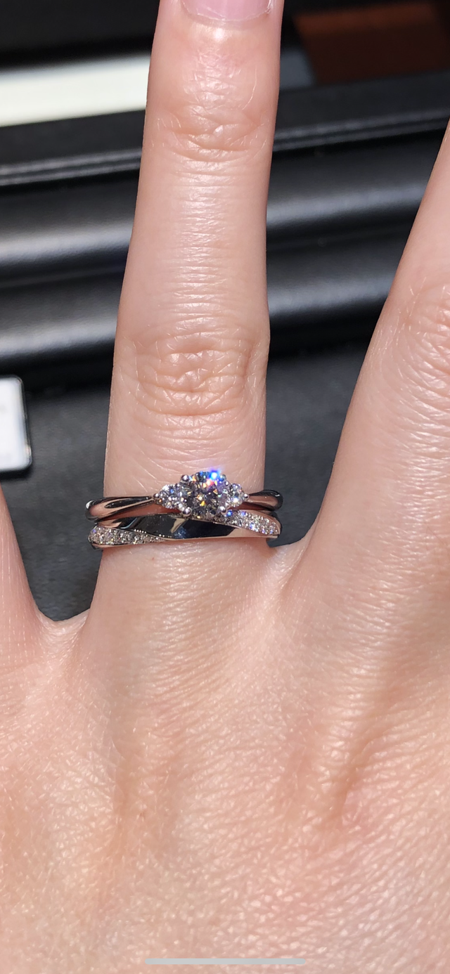 メレダイヤのついた指輪です。