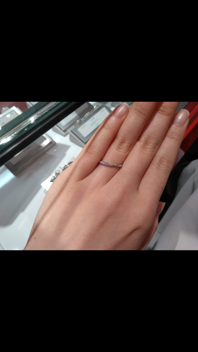 キレイめウェーブラインリング