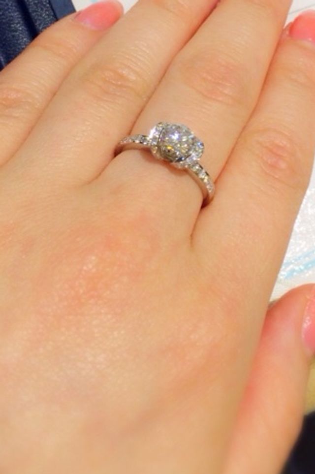 立体的になっており、リボンの様に見えることが特徴です。