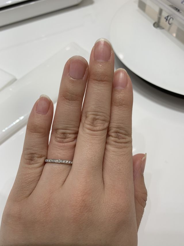 お店にて試着した時に撮影しました。