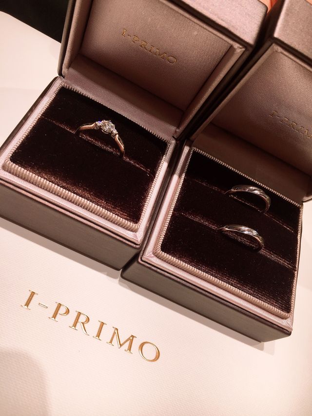 デザイン変更をしてもらった後の婚約指輪です。
