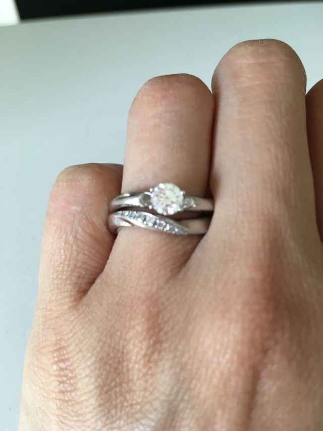 セットで付けてもそれぞれ存在感があります。