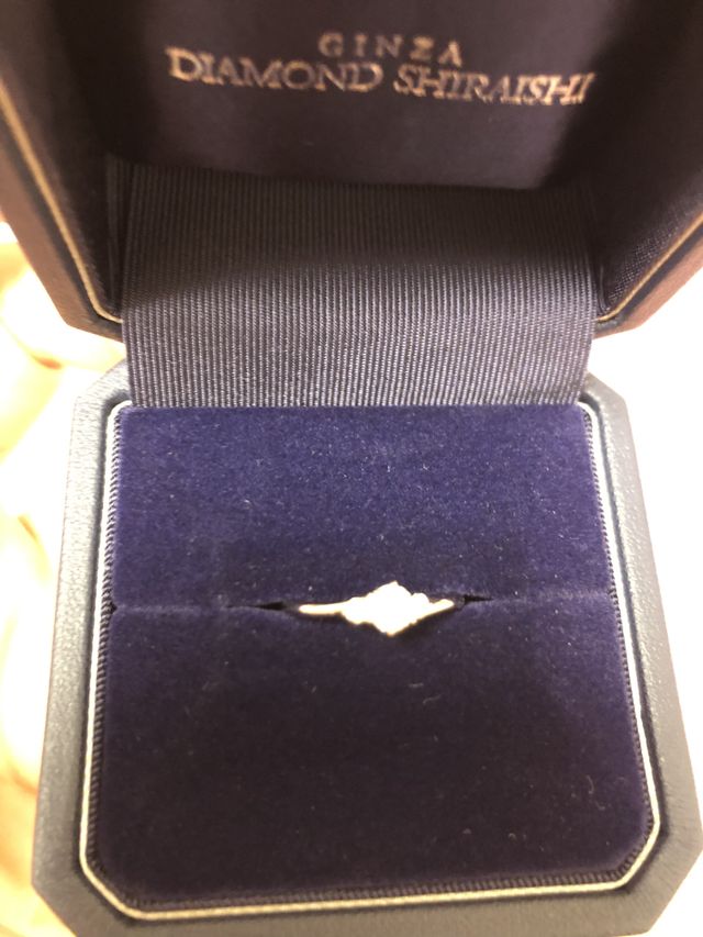 とても輝いていてピカピカ光っています？