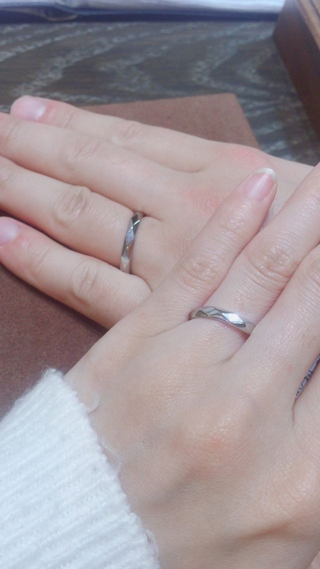 ミラーカットの指輪です。