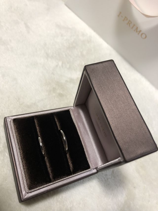 細くてシンプルに見えます。