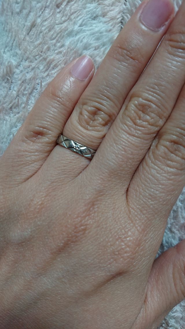 ダイヤモンド一粒のにしました。