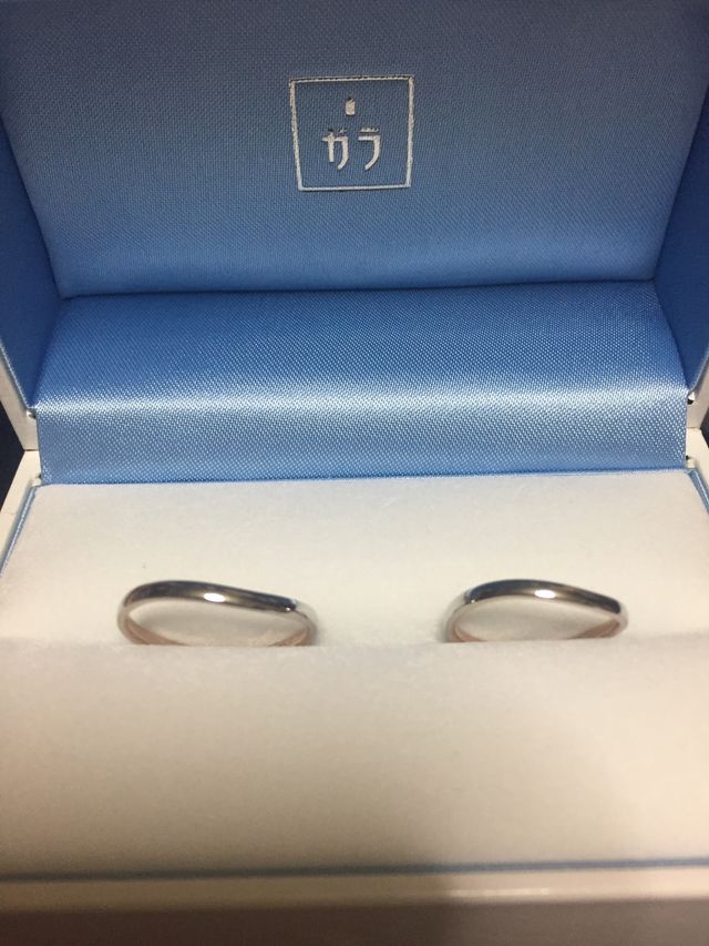 シンプルで違和感なくつけれます。