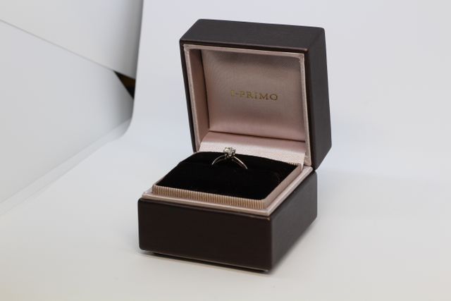 婚約指輪で購入。
プロポーズ後にデザインを確定する