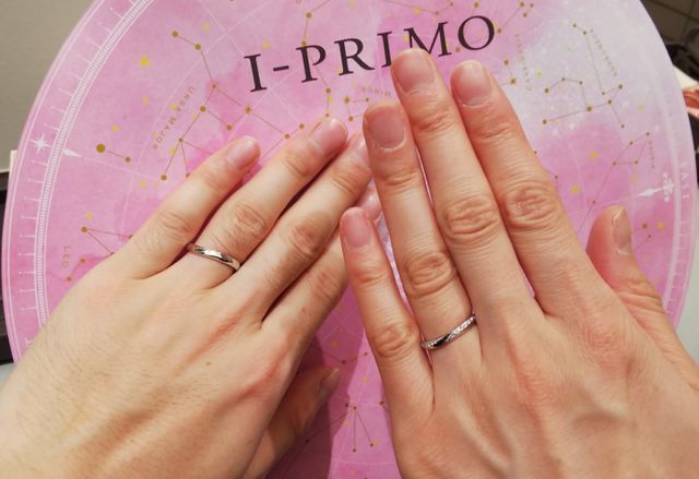 指輪の作製が完了して、店舗で受け取った時に撮った写真です。