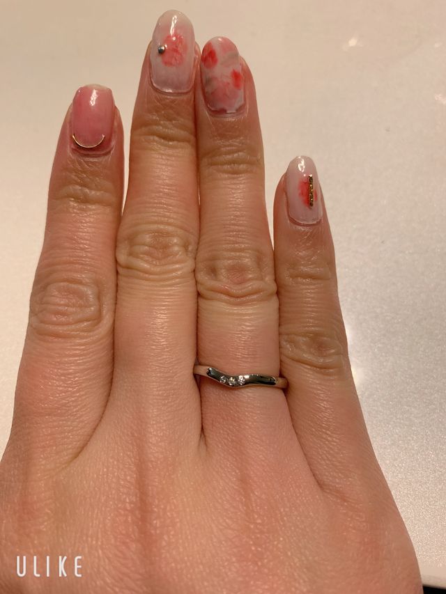 指が太いですがシュッと見せてくれるのは主人の仕上げのおかげ！
