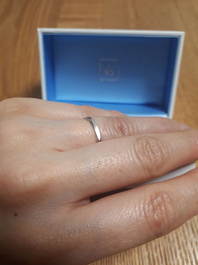 マットタイプにシンプルなデザインです