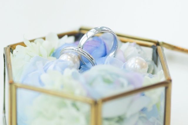 ペアのデザインではなくお互いが似合う指輪を選びました。