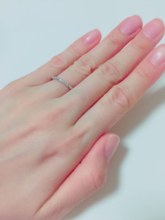 ハーフエタニティリングです。