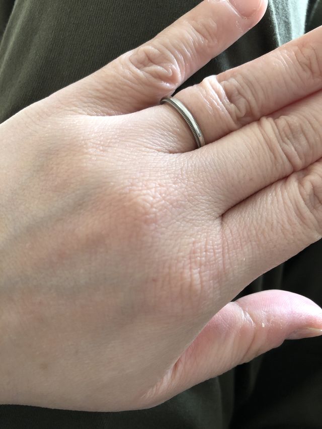 シンプルで飽きのこないTiffanyミルグレインです。
