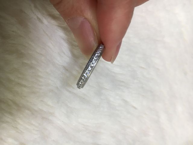 ミル打ちがハート型になっているリングです