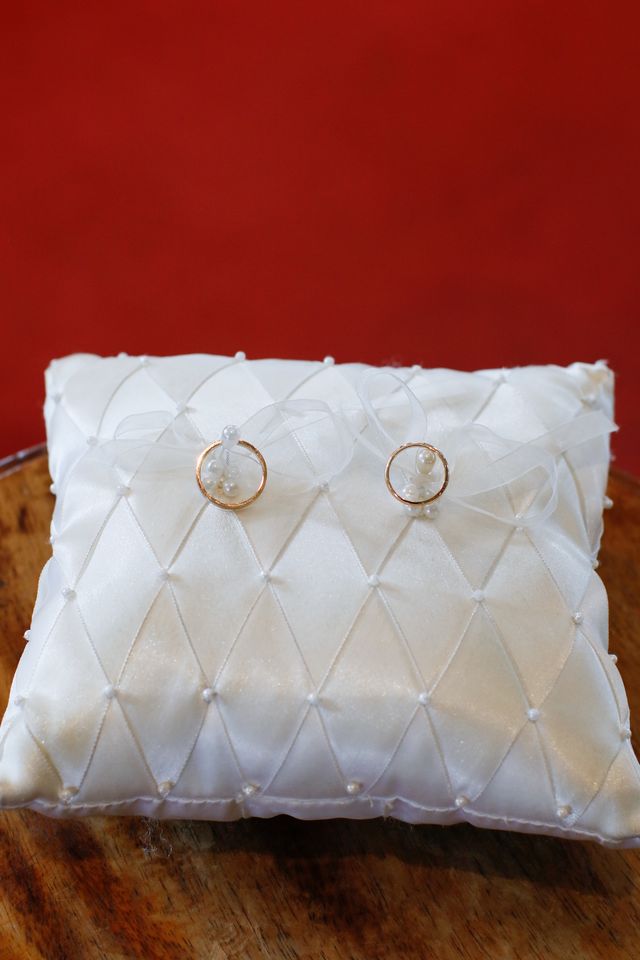 挙式した教会で撮ってもらった写真です。