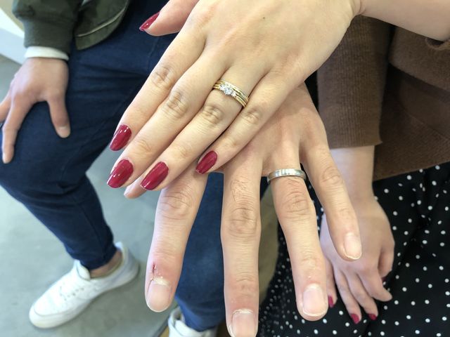 結婚指輪と婚約指輪の重ね付けをしても可愛いポルターダの指輪