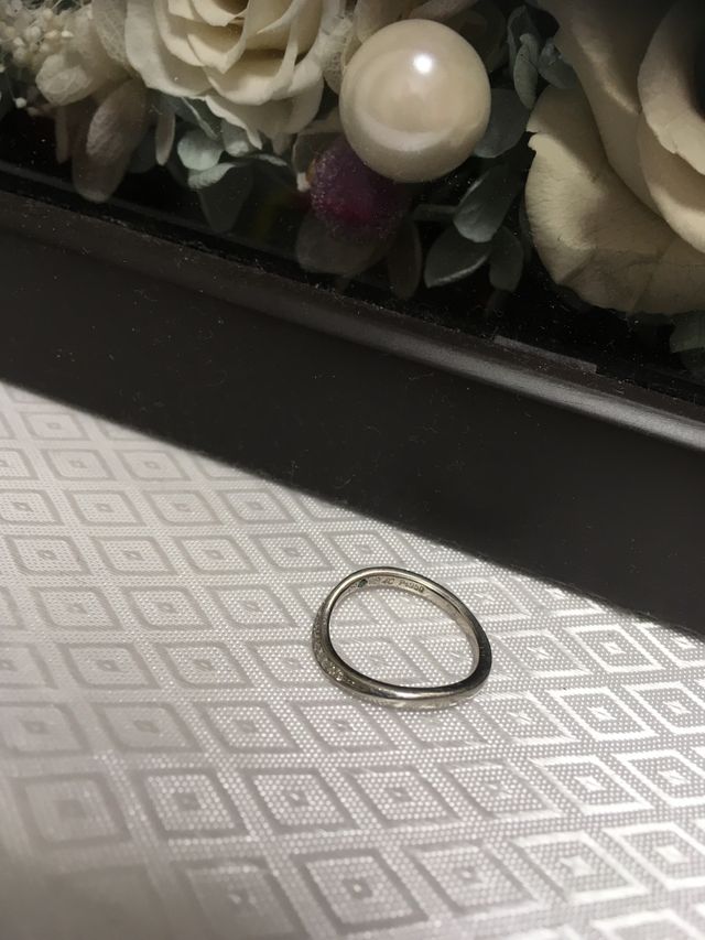 シンプルながらも手のひら側と内側に隠れミッキー。