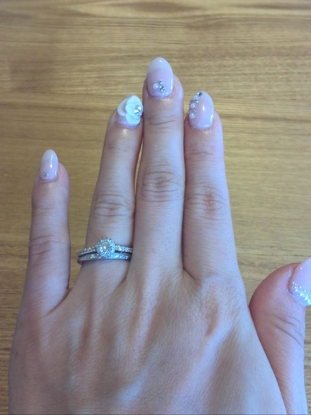 ブーケのセットリングです。
重ね付けが気に入ってます。