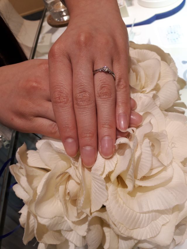 attache指輪。ピンクダイヤがかわいい