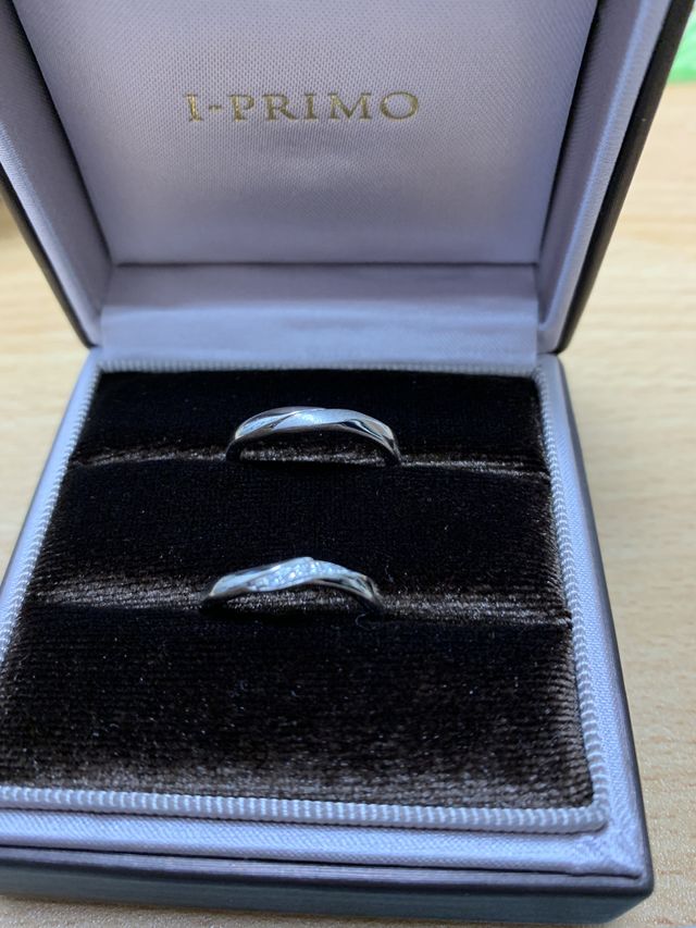 ペアで購入しました。
一部デザインあって大満足です。