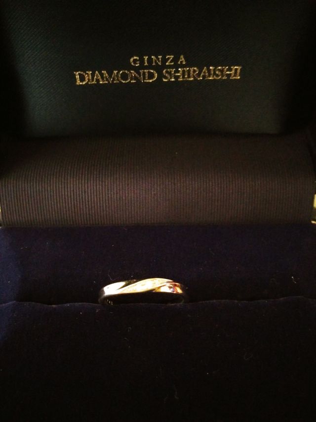 ケースに入っている指輪。
