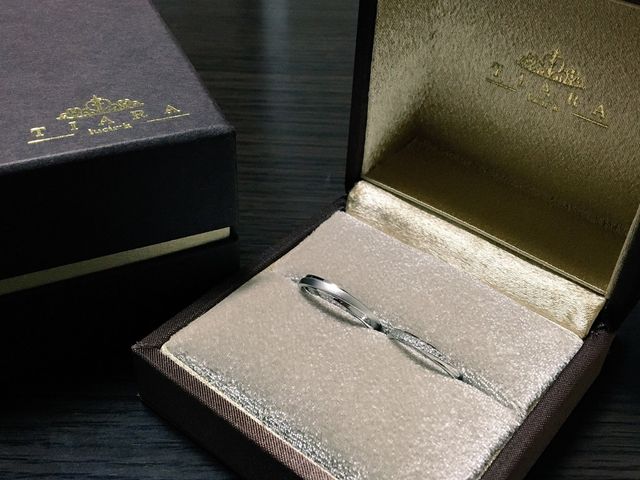 私→ダイヤが斜めに。
主人→マット調 なのがお気に入り！