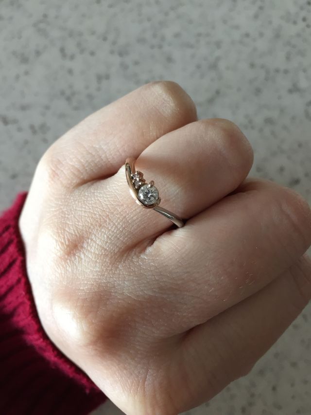 ピンクゴールドとシルバーがかわいい指輪