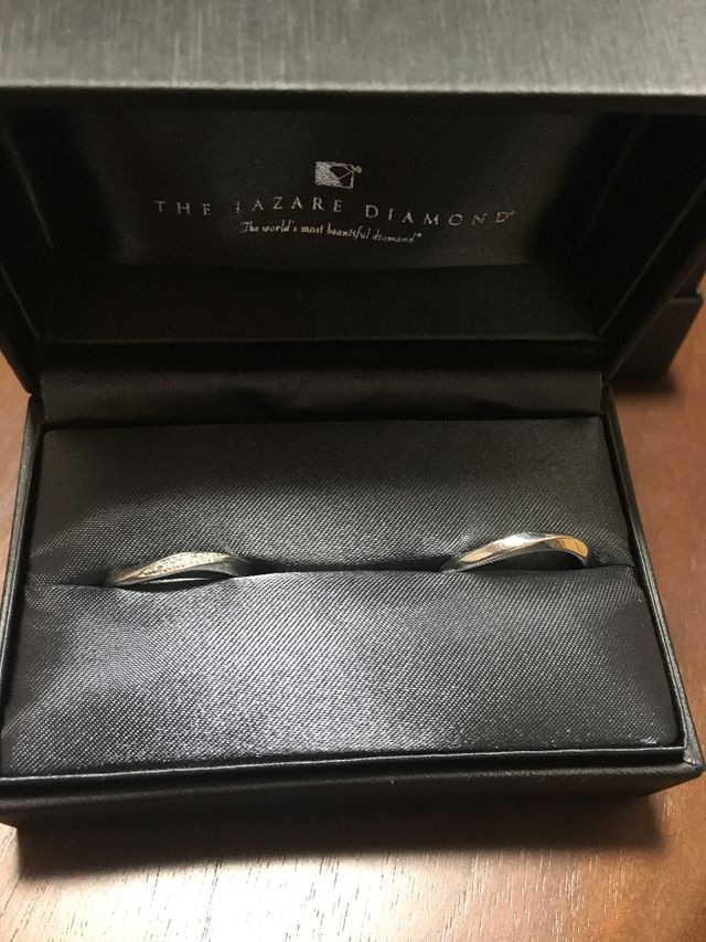 購入した時に入れて頂いたボックスと共に撮った写真です！