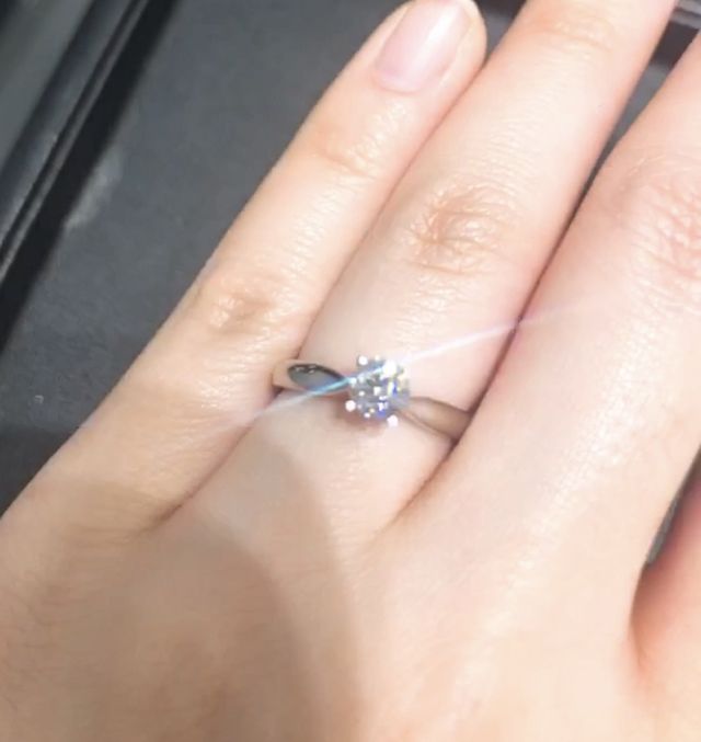 エクセルシアに0.4C程度のダイヤモンドをのせています